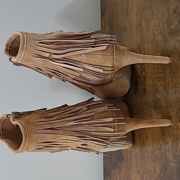 Gianni Bini Fringe Tan Ankle Heeled Boots size 9 - Picture 5 of 15
